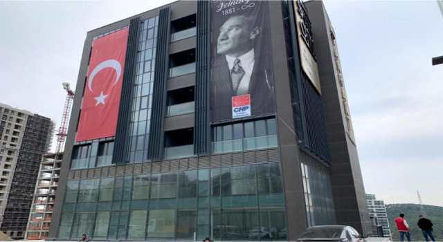 Ruhsat sorunu çözüldü, mühür söküldü CHP İstanbul il binası açılıyor