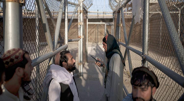 Taliban militanları, mahkum oldukları hapishanede gardiyan oldular