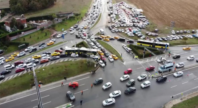 İstanbul'daki Formula 1 trafiği felç etti