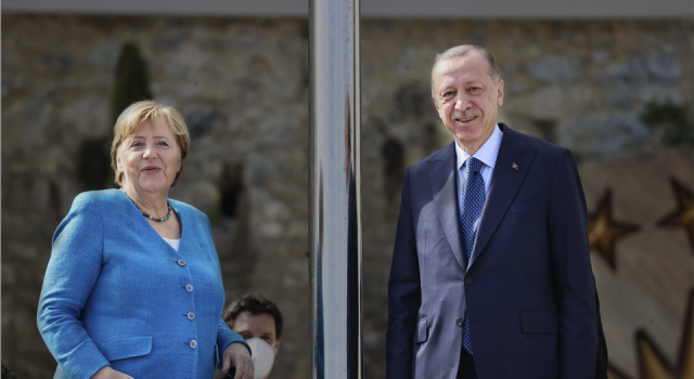 Merkel: Erdoğan'ı her zaman haklar ve özgürlükler konusunda eleştirdim