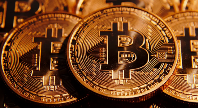 Bitcoin'in mucidi, dünyanın en zenginlerinden biri oldu