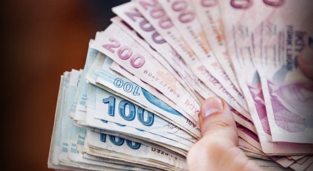 Hazine 4,3 milyar lira borçlandı