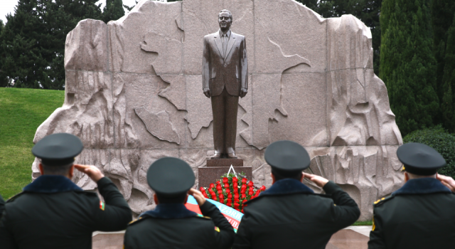 Haydar Aliyev vefatının 18. yılında anılıyor