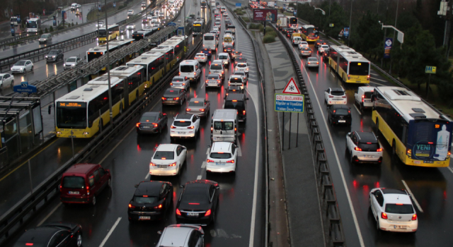 İstanbul'da trafik felç oldu