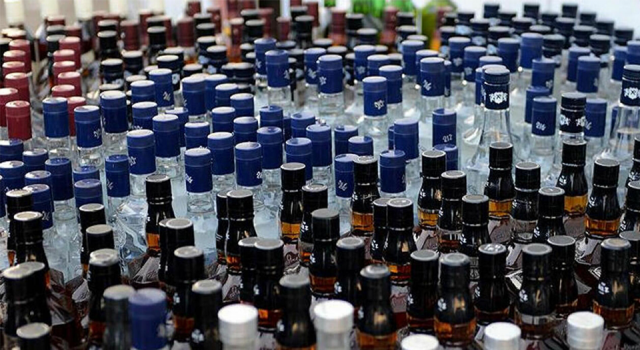 İzmir'de 6 bin litre sahte içki ele geçirildi