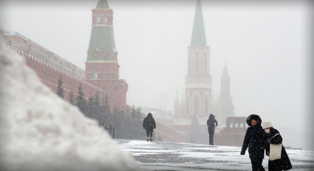 Moskova'da son 28 yılın en yoğun kar yağışı yaşandı