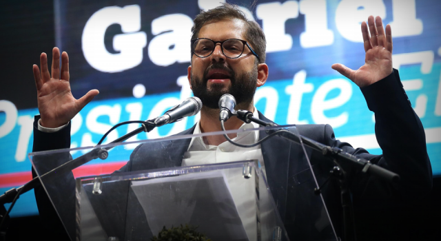Şili'nin yeni Devlet Başkanı solcu aday Gabriel Boric oldu