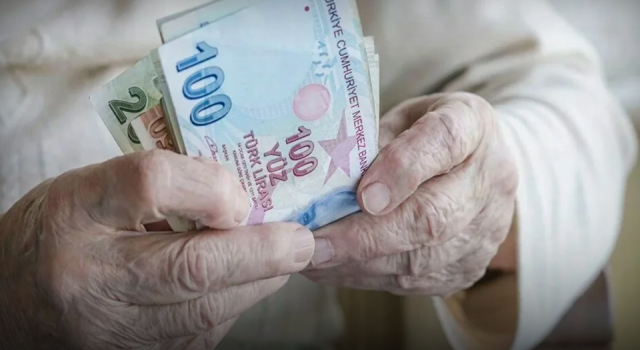 Emekli ve memurların zamlı maaşlarının tarihi belli oldu
