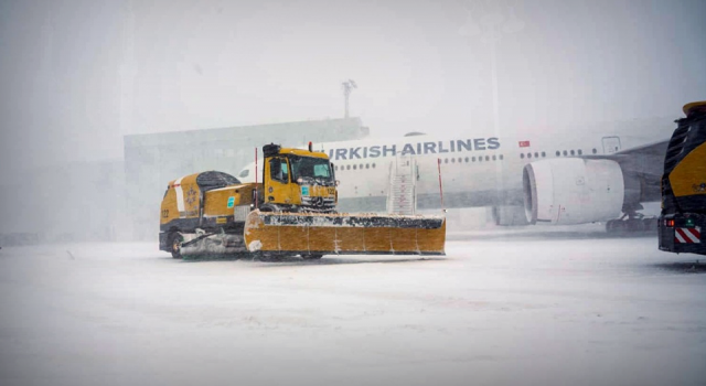 İstanbul Havalimanı'ndaki uçuşların başlama saati açıklandı