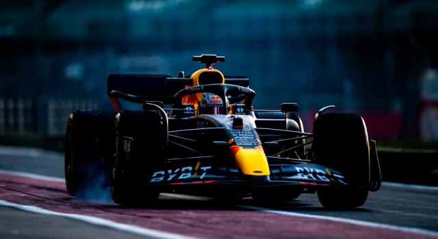 Red Bull'un 2022 Formula 1 aracı "RB18" görücüye çıktı