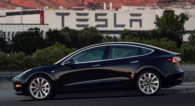 Tesla, 54 bin aracını geri çağırıyor