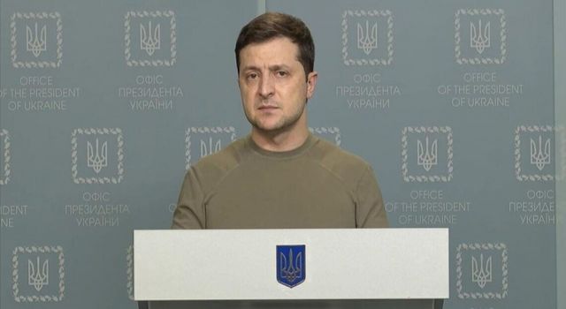 Zelenski: Ukrayna'yı koruyacak herkese silah vermeye hazırız