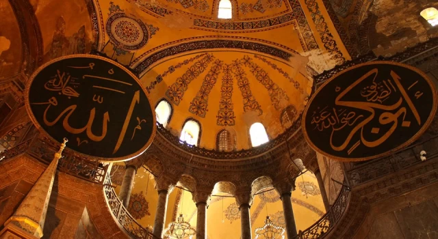 Ayasofya-i Kebir Camii'nde 88 yıl sonra ilk teravih namazı kılınacak