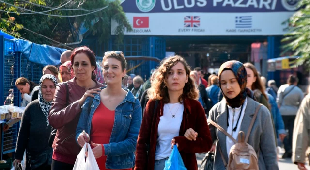 Bulgar ve Yunan turistlerden Edirne'ye alışveriş akını