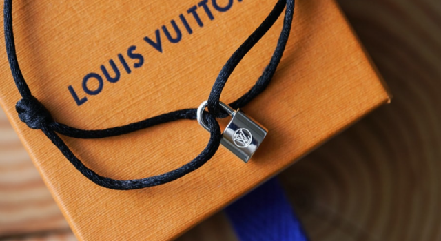 Louis Vuitton'dan Ukraynalı çocuklar ve ailelerine 1 milyon euro bağış