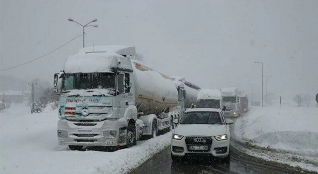 TIR ve kamyonların İstanbul'a giriş yasağı kaldırıldı