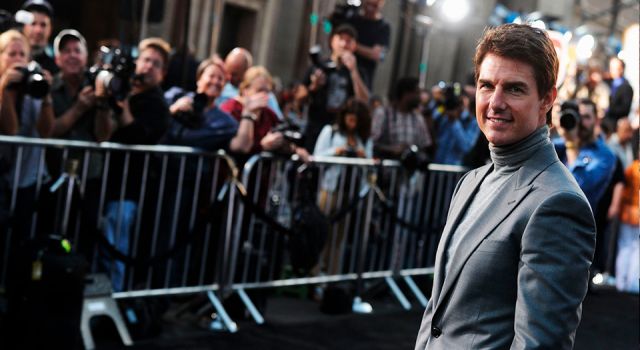 Tom Cruise filmlerinden ve stüdyolardan daha fazla kazanıyor
