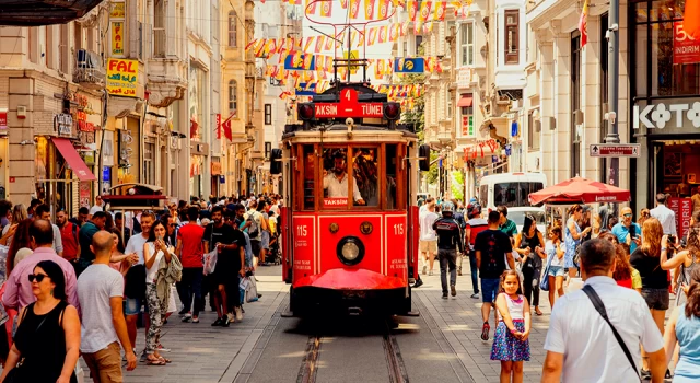 Beyoğlu Belediye Başkanı: İstiklal'in yüzde 15-20'si Arap turist