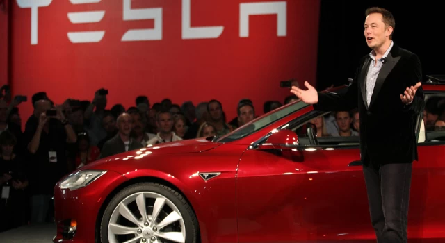 Elon Musk, 4 milyar dolarlık Tesla hissesi sattı