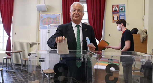 Galatasaray başkan adayı Eşref Hamamcıoğlu'nun yönetim kurulu listesi belli oldu