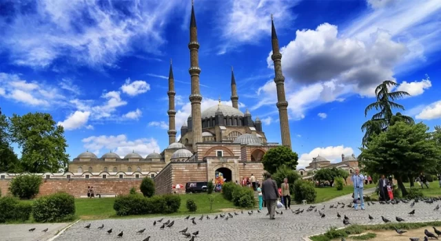 Mimar Sinan'ın şaheseri Selimiye'nin silueti bozuldu