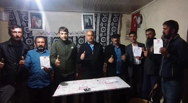 AK Parti'li 50 kişiden 'Yeniden Refah' Partisi'ne geçiş