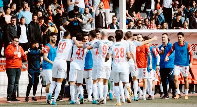 Ankaragücü ve Ümraniyespor, Süper Lig'in yeni takımları oldu