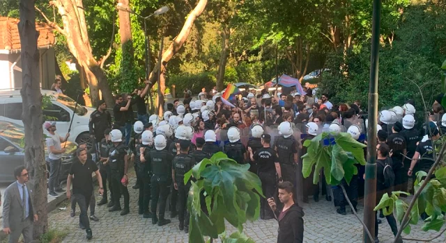 Boğaziçi Üniversitesi'ndeki onur yürüyüşüne polis müdahalesi