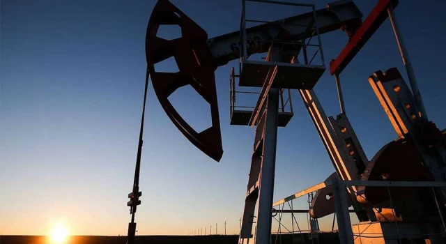 Brent petrolün varil fiyatı 111,38 dolar