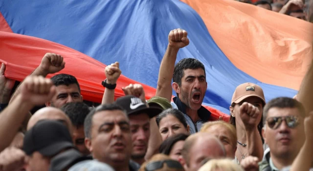 Ermenistan'da "Karabağ" protestoları: 125 gözaltı