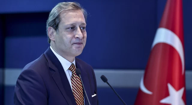 Galatasaray Başkanı Burak Elmas aday olmayacağını açıkladı