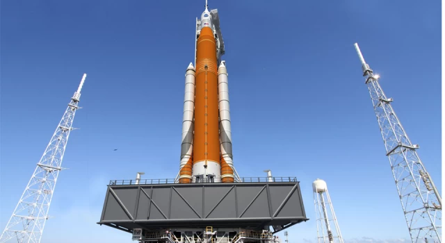 NASA, megaroket projesini testini ağustos ayına erteledi