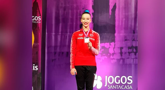 Türkiye’nin en başarılı aerobik cimnastikcisi Ayşe Begüm Onbaşı dünya ikincisi oldu