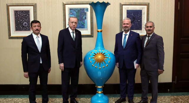 Erdoğan'dan 50 adet vazo siparişi