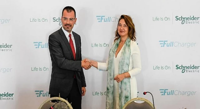 Schneider Electric Türkiye, şarj istasyonu kurulumu için FullCharger ile iş birliği anlaşması imzaladı