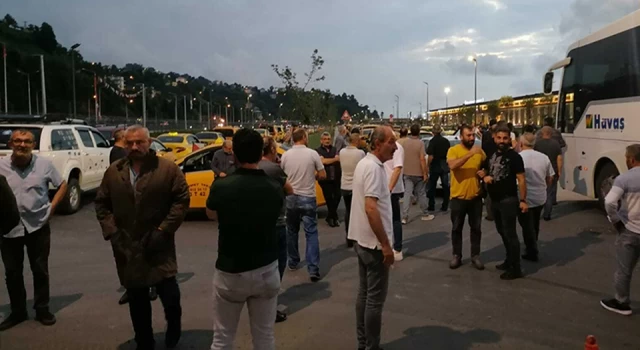 Taksiciler Rize-Artvin Havalimanı'nda eylem yaptılar