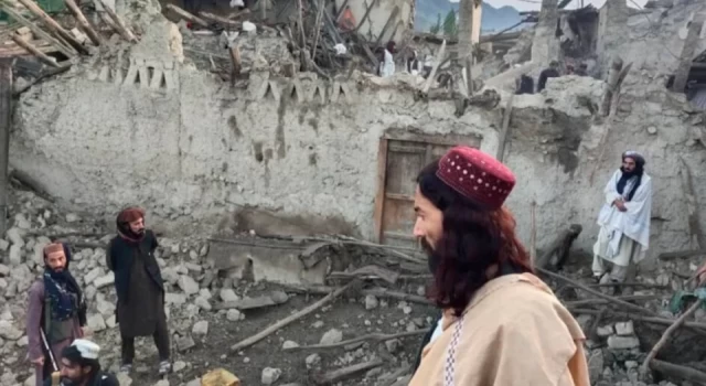 Taliban depremin ardından yardım çağrısında bulundu