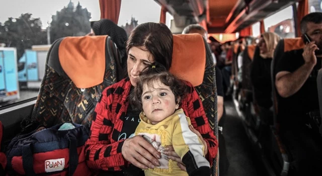Türkiye'den ayrılan Suriyeliler: Her şey pahalı, geçinemiyoruz, bu yüzden gidiyoruz