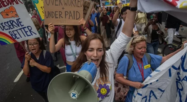 İngiltere’de peş peşe grevler: İşçiler ne talep ediyor?