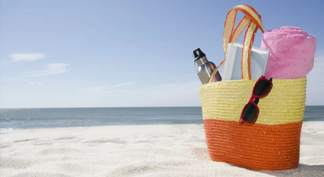 Plaj çantanızda olması gereken bakım ürünleri