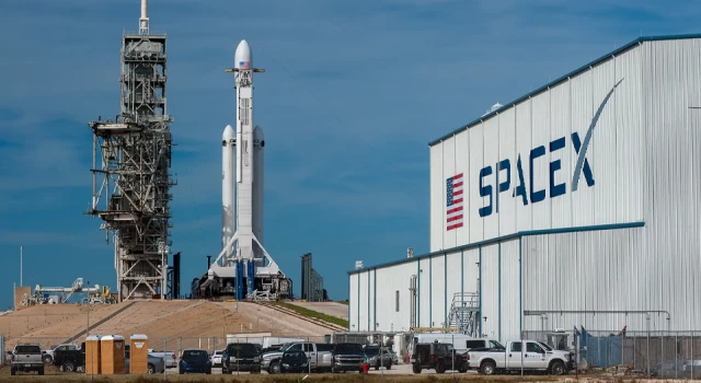 Avustralya'da arazide bulunan uzay çöpü, SpaceX ile mi bağlantılı?