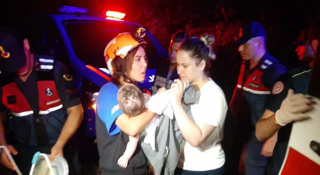 Edirne'de şiddetli yağış nedeniyle mahsur kalan bebeği AFAD kurtardı