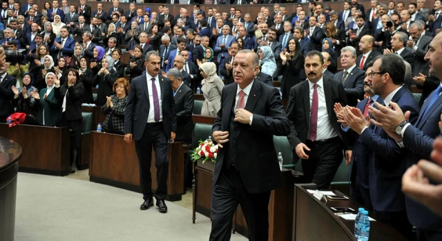 Erdoğan'dan partisine talimat: İç tartışmaları bırakın, seçime çalışın