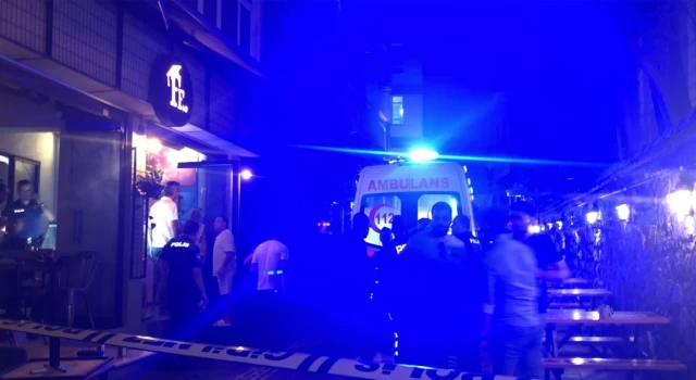 Kadıköy’de bir kafede bir kadın bir erkek tarafından vuruldu