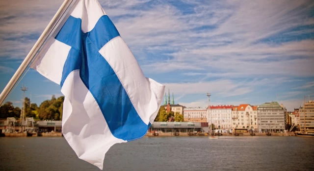 Ruslara darbe: Finlandiya, turist vizelerine kısıtlama getirmeye hazırlanıyor