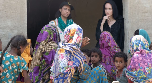 BM İyi Niyet Elçisi Angelina Jolie Pakistan'da