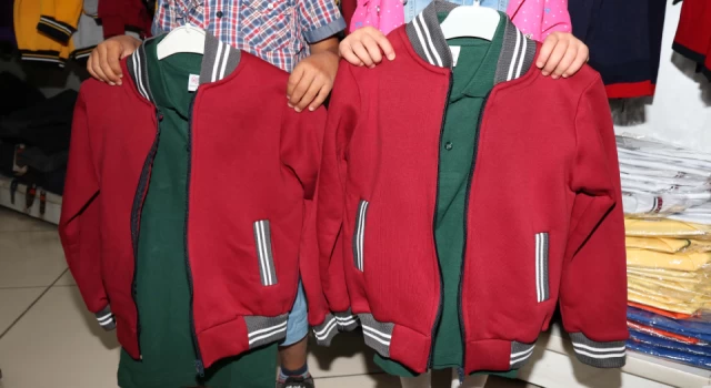 Çankaya Belediyesi'nden çocuklara ilkokul forması