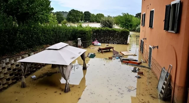 İtalya'da sel felaketi: En az 10 kişi öldü, 4 kişi kayıp