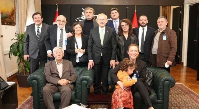 CHP lideri Kılıçdaroğlu, Gezi davası tutuklularının ailelerini Meclis’te konuk etti