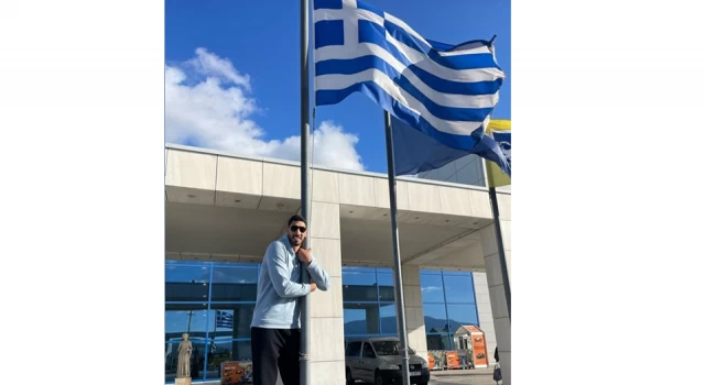 FETÖ'cü Enes Kanter, Atina'da Yunanistan bayrağına sarıldı